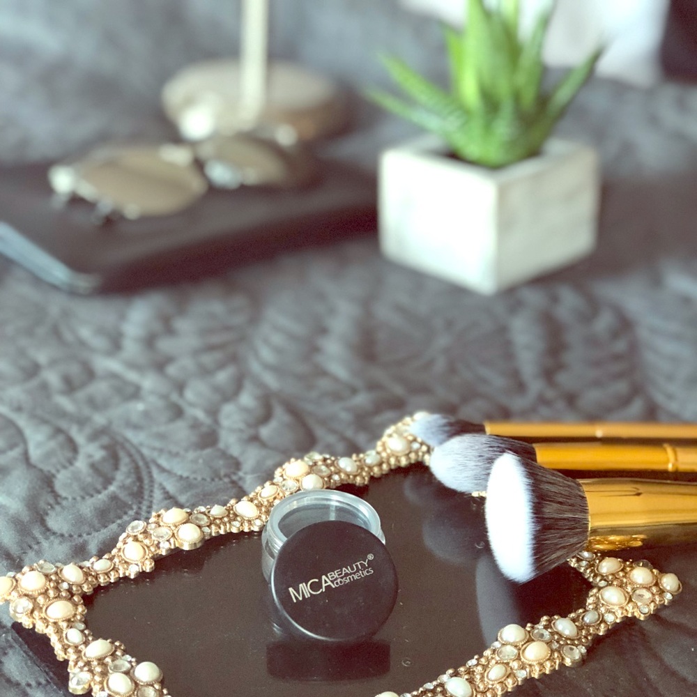 Mica Beauty Shimmer Powder